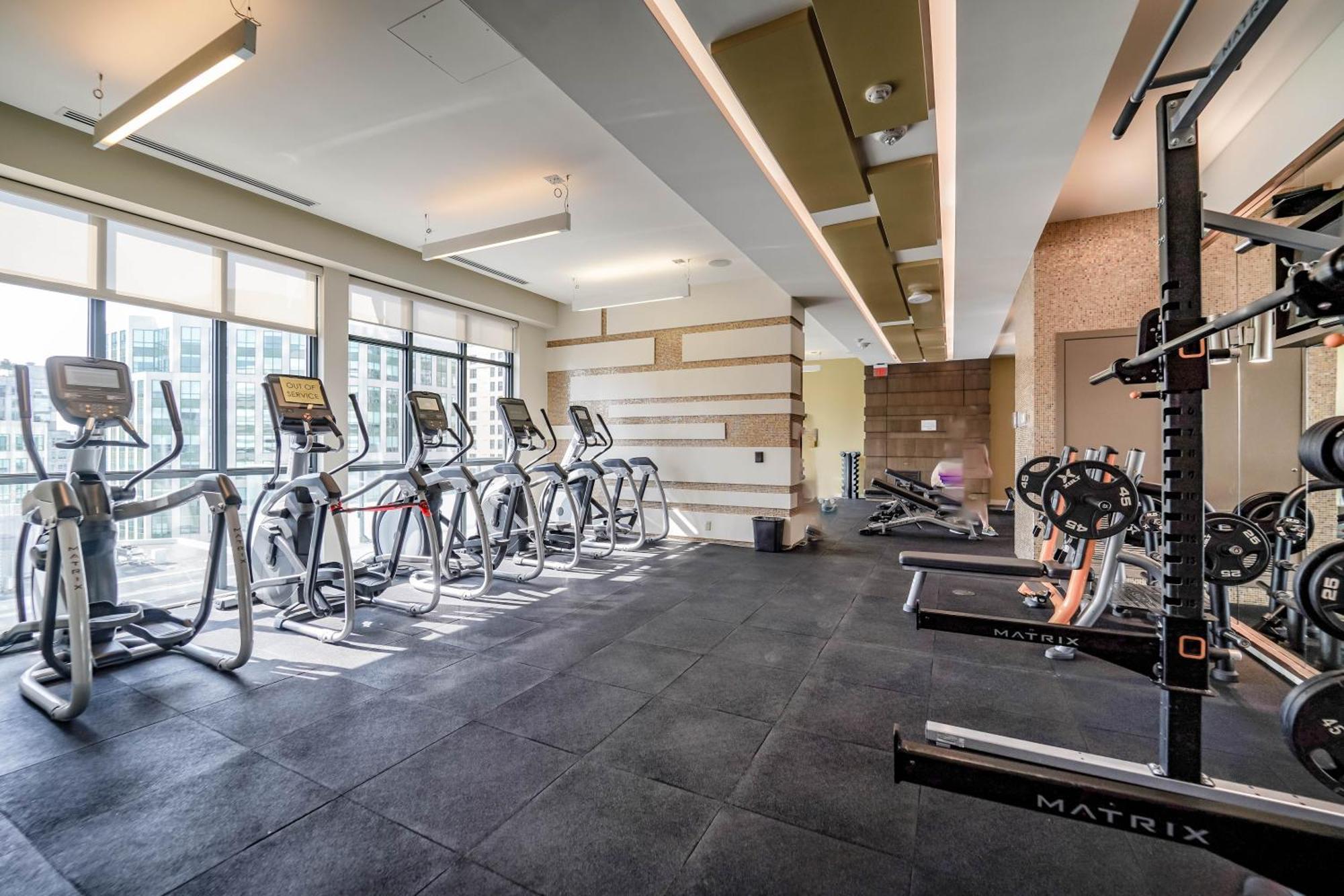 Chol Furnished Suites Heart Of Downtown Toronto, 2 Beds, Free Parking, Cn Tower View Extérieur photo