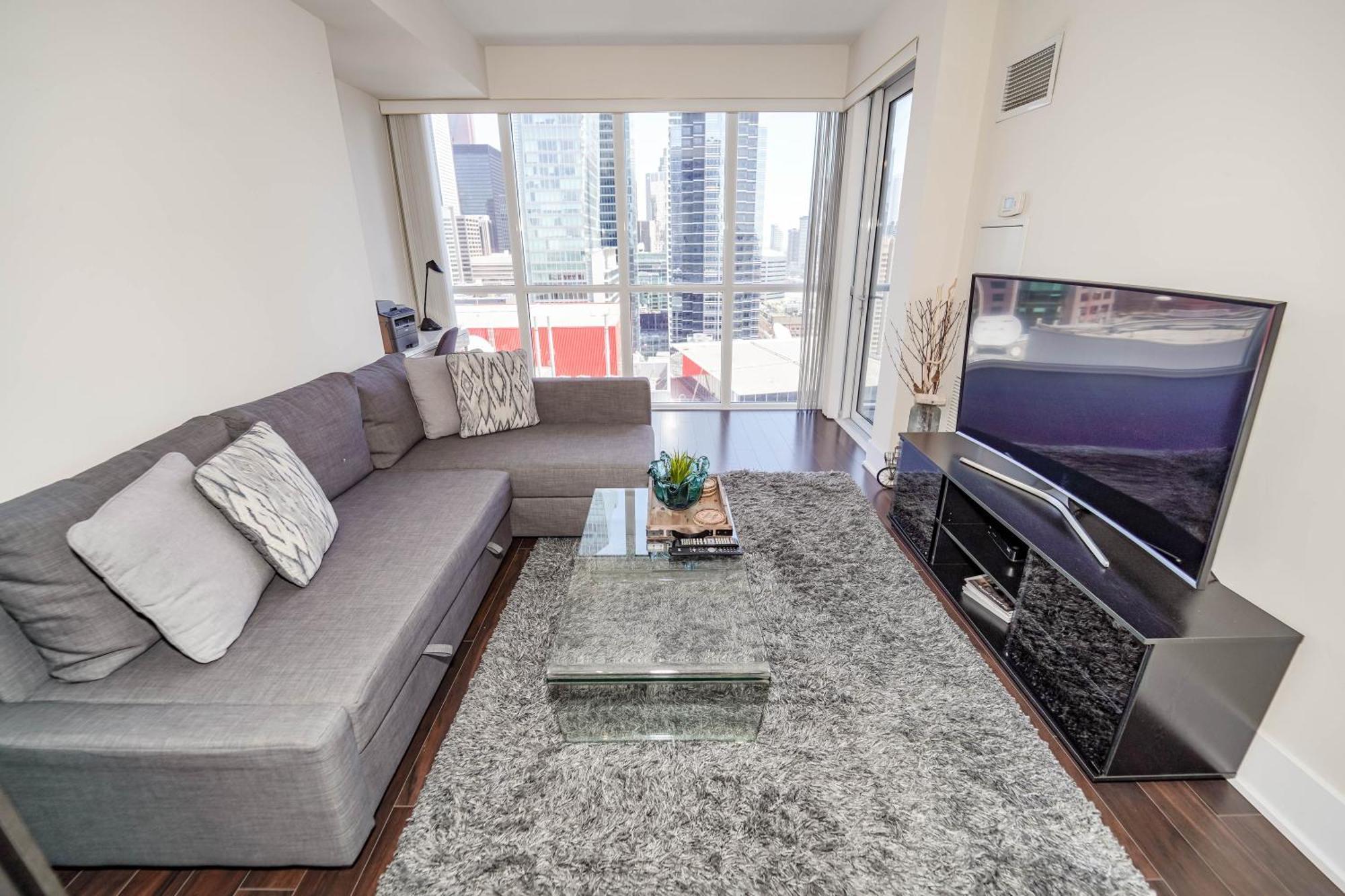 Chol Furnished Suites Heart Of Downtown Toronto, 2 Beds, Free Parking, Cn Tower View Extérieur photo