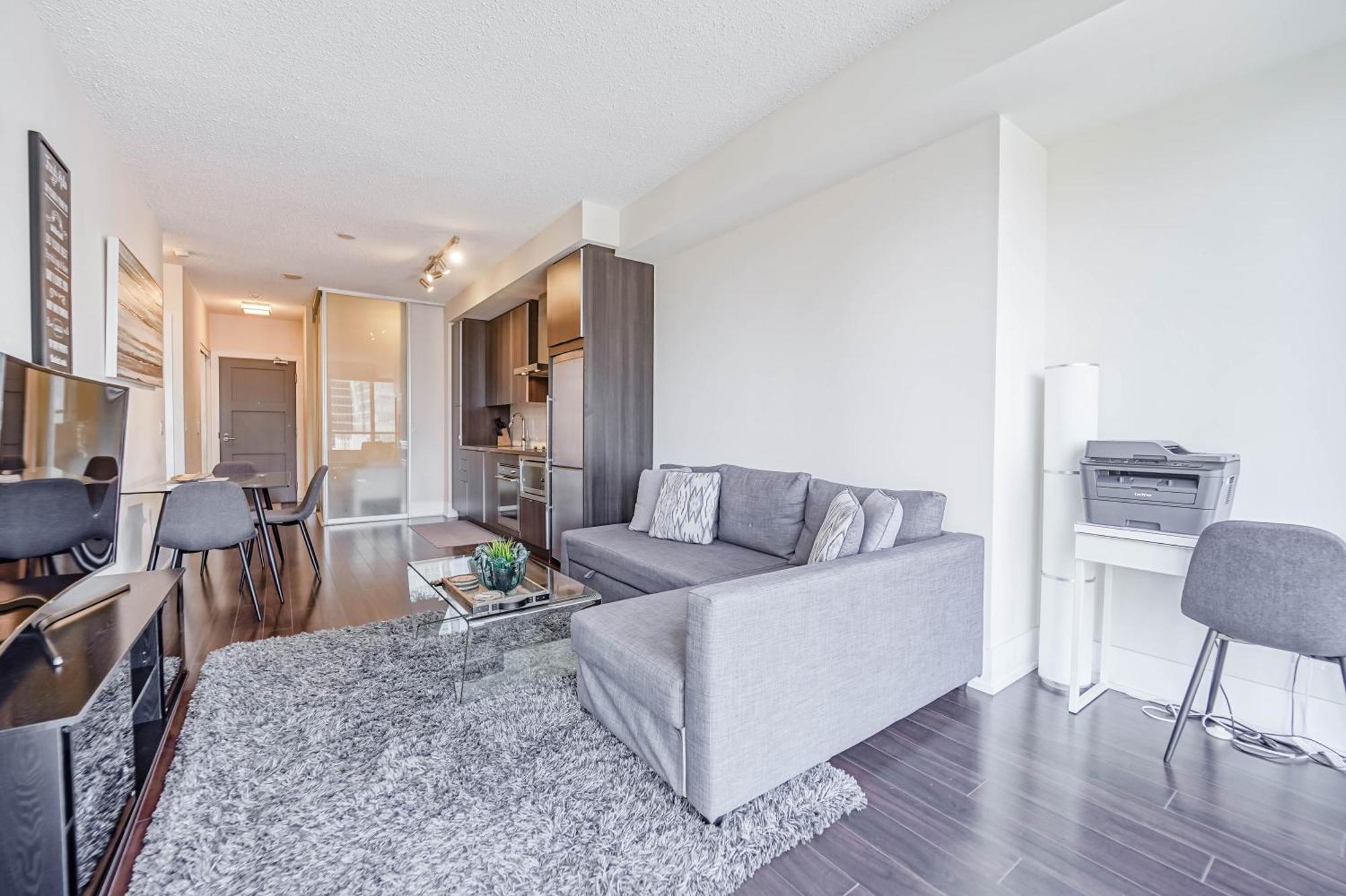Chol Furnished Suites Heart Of Downtown Toronto, 2 Beds, Free Parking, Cn Tower View Extérieur photo