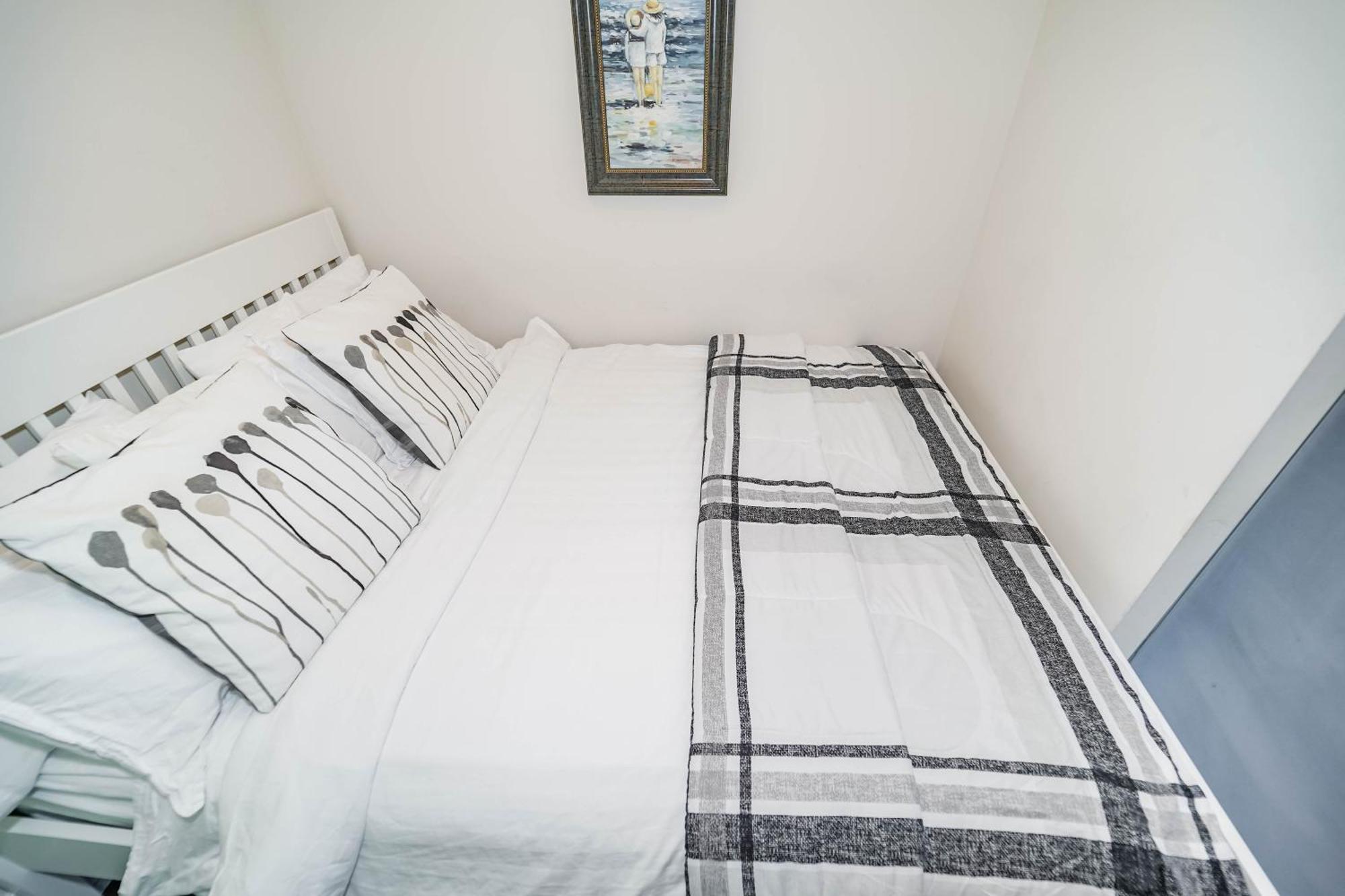 Chol Furnished Suites Heart Of Downtown Toronto, 2 Beds, Free Parking, Cn Tower View Extérieur photo