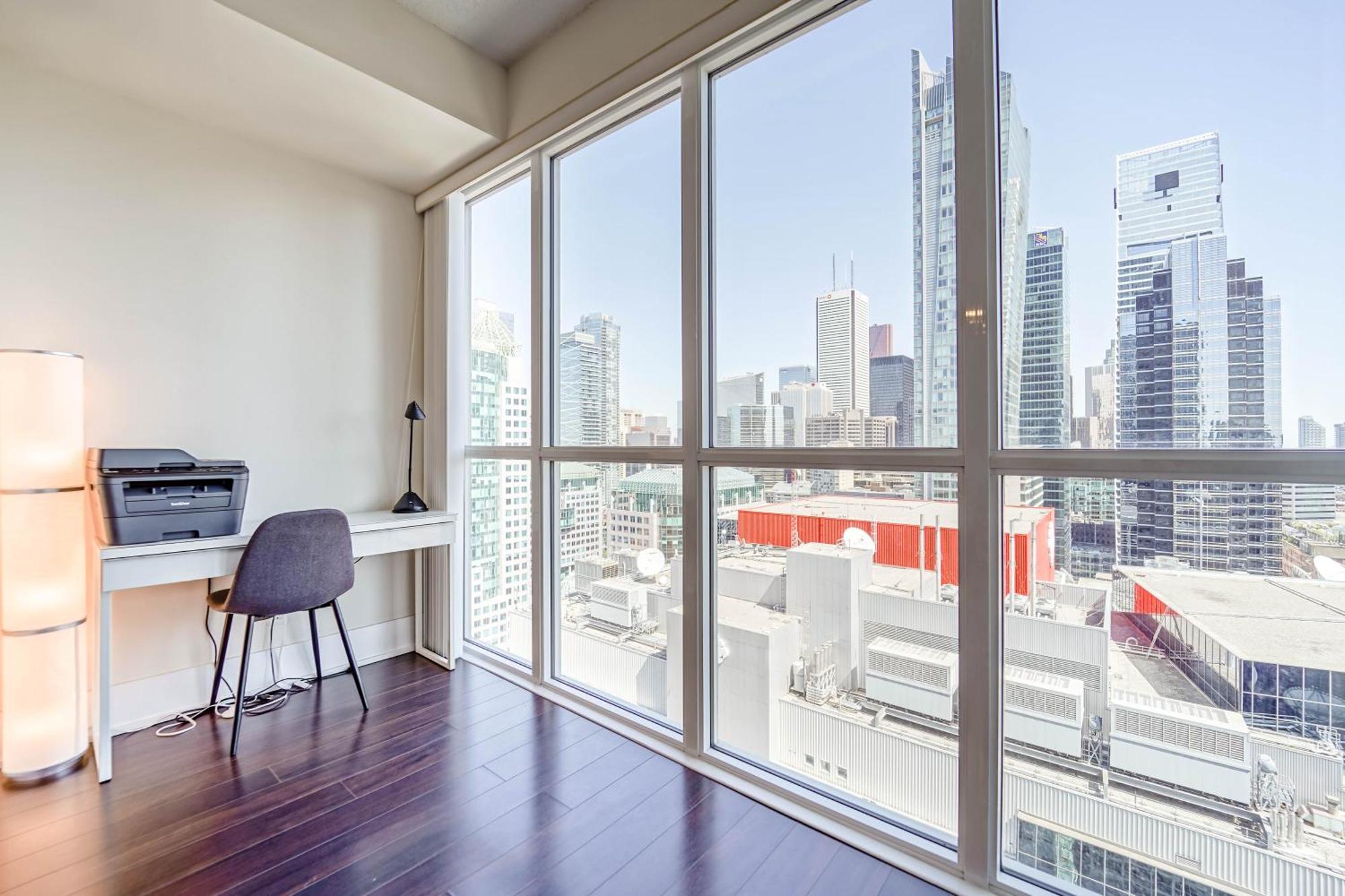 Chol Furnished Suites Heart Of Downtown Toronto, 2 Beds, Free Parking, Cn Tower View Extérieur photo