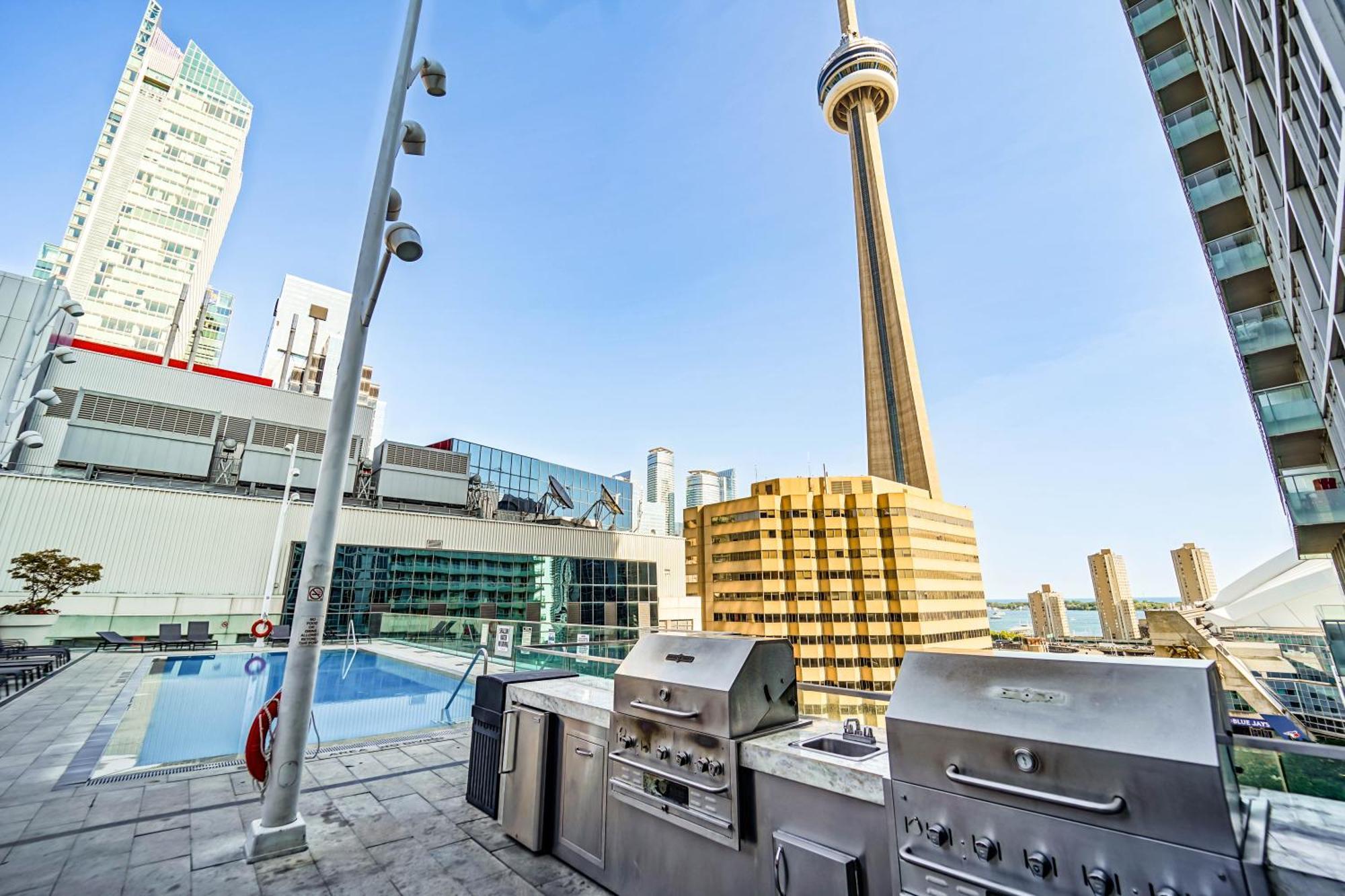 Chol Furnished Suites Heart Of Downtown Toronto, 2 Beds, Free Parking, Cn Tower View Extérieur photo