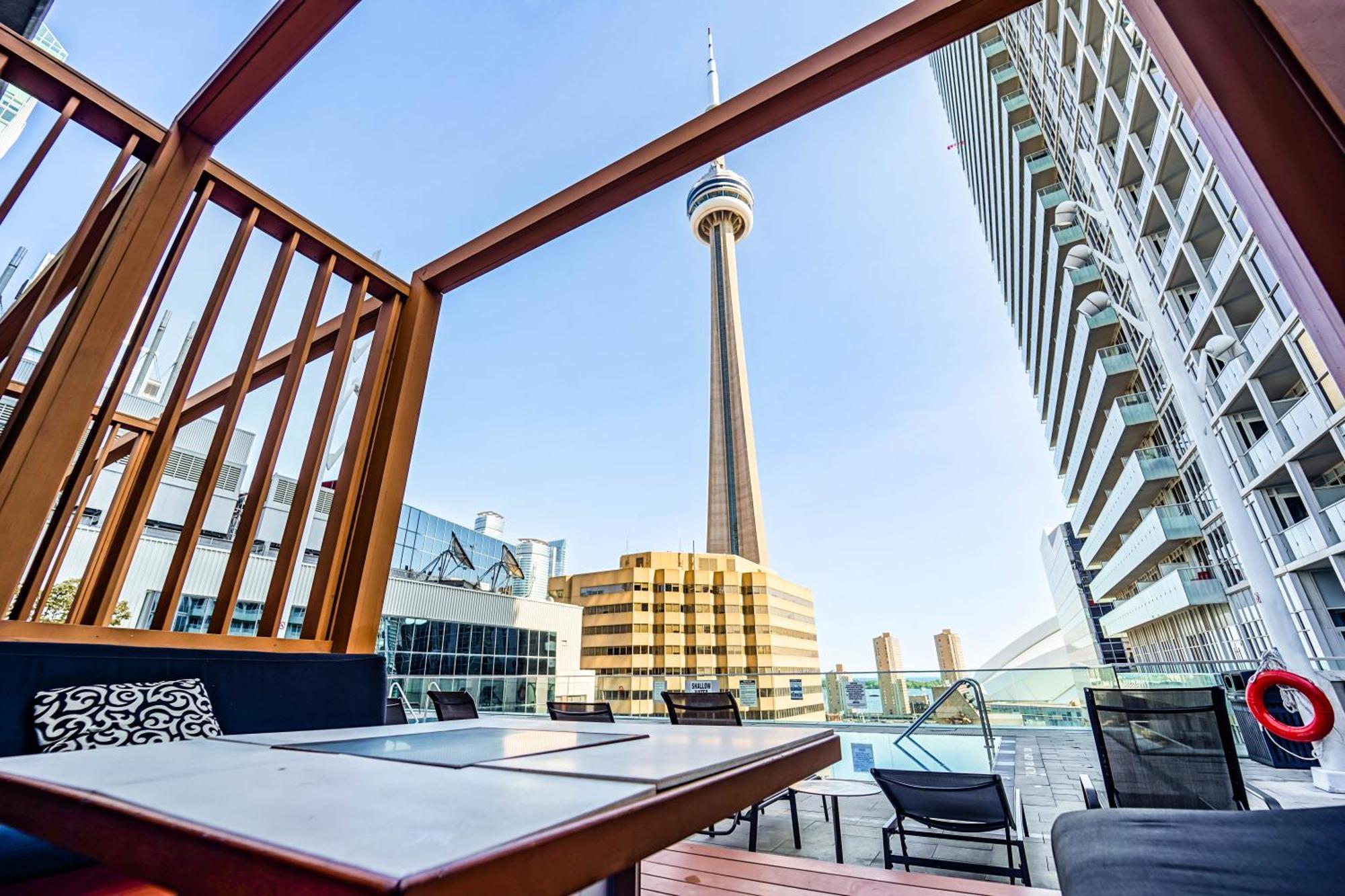 Chol Furnished Suites Heart Of Downtown Toronto, 2 Beds, Free Parking, Cn Tower View Extérieur photo