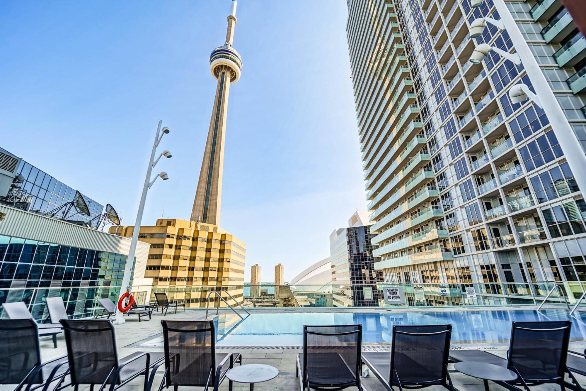 Chol Furnished Suites Heart Of Downtown Toronto, 2 Beds, Free Parking, Cn Tower View Extérieur photo