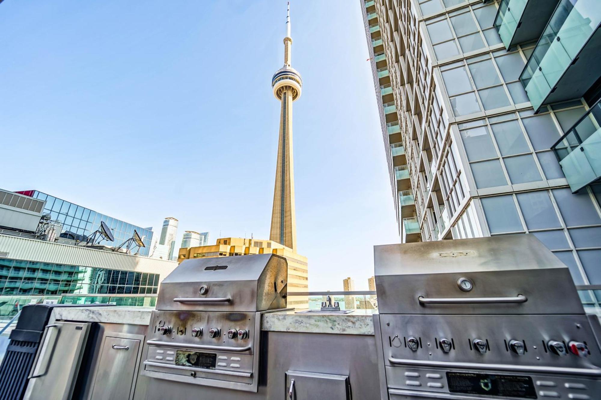 Chol Furnished Suites Heart Of Downtown Toronto, 2 Beds, Free Parking, Cn Tower View Extérieur photo